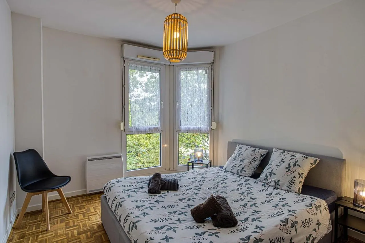 Part Dieu. Appartement rénové avec box garage Lyon